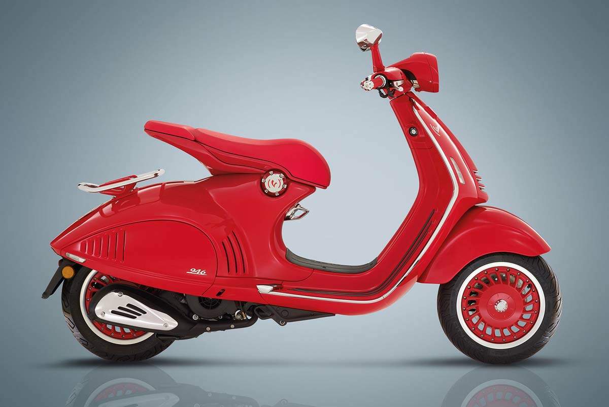 Vespa 946 Red